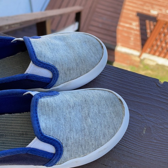 ⚡️flash sale! 3 for 10⚡️ Tommy Hilfiger kid’s sneakers - Picture 3 of 4